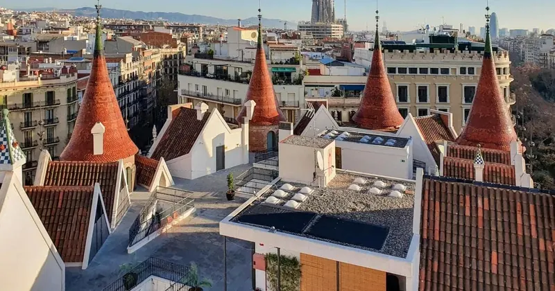 Barcelona jenseits von Gaudí: Modernisme, Dachterrassen und verborgene Juwelen